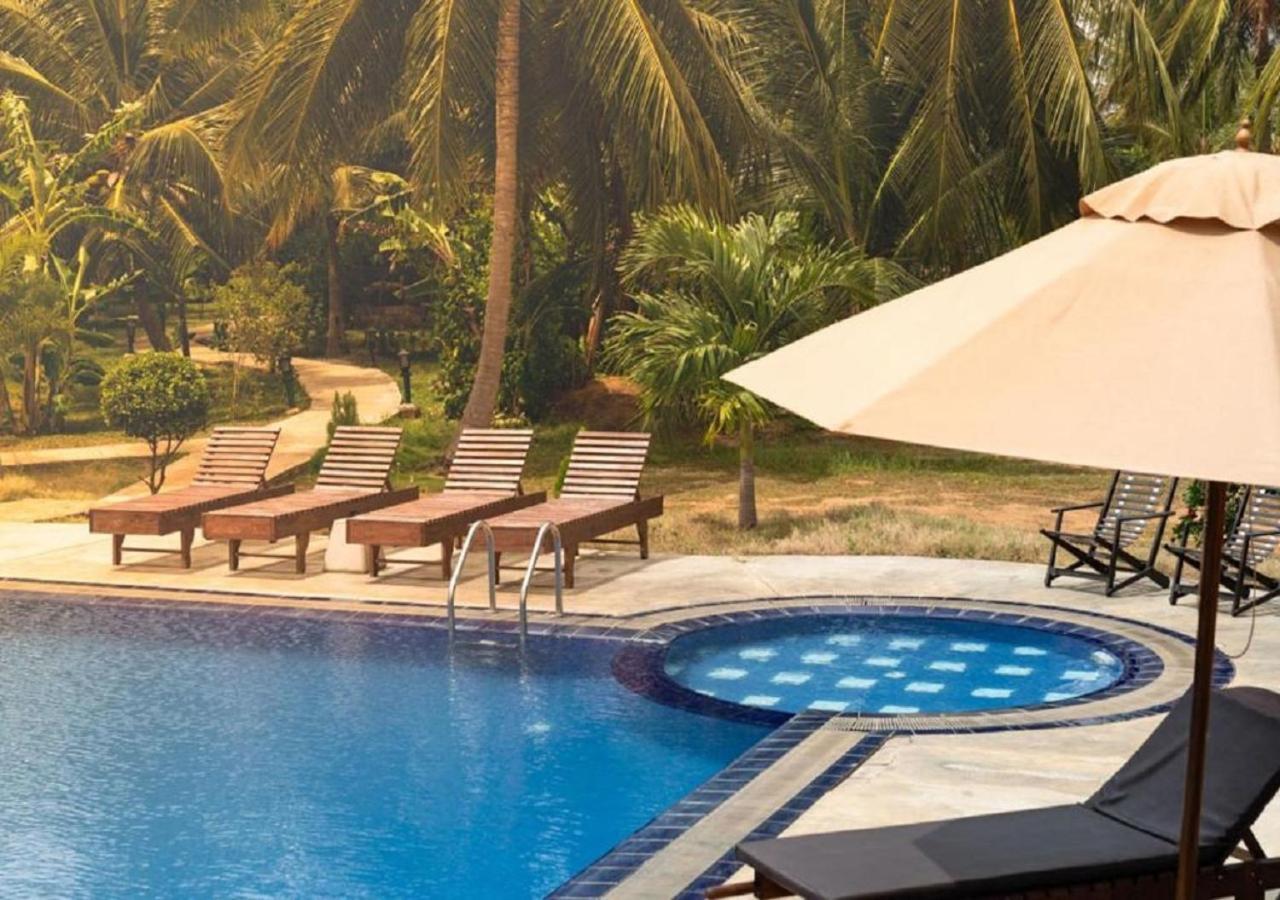 The Coconut Gardens Hotel & Restaurant Тіссамахарама Екстер'єр фото